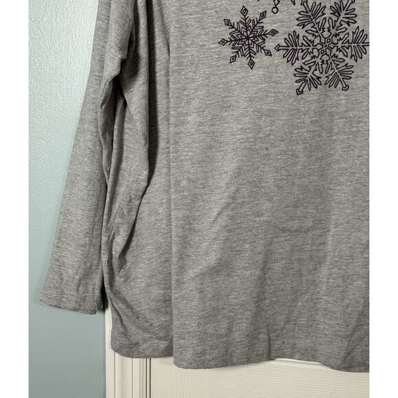 Dreams Co. Gray Long Sleeve T-Shirt With Snowflake Design, Size 22/24 1X - Picture 4 of 7